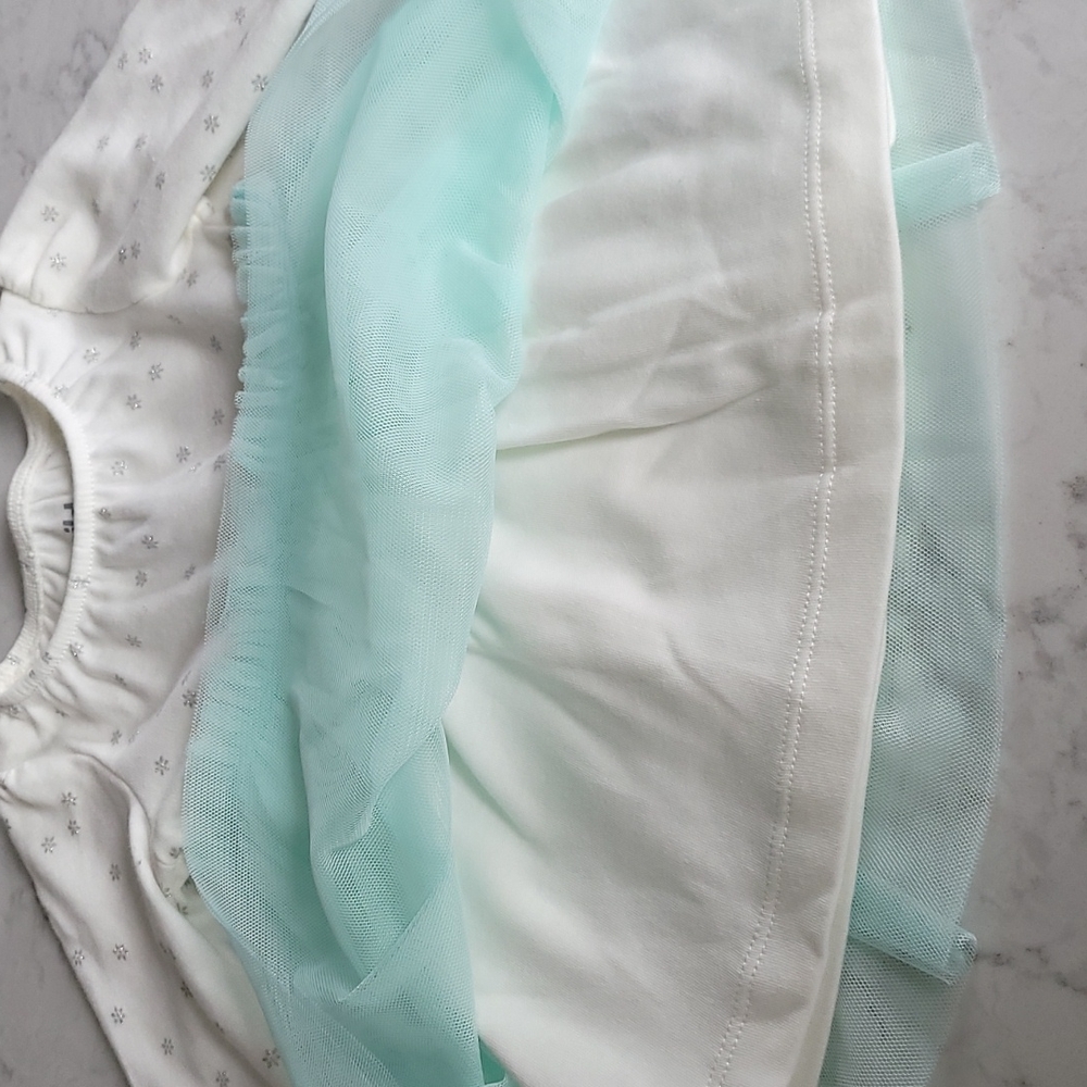CARTER'S BABY DRESS 0-3 MONTHS. - Picture 3 of 4